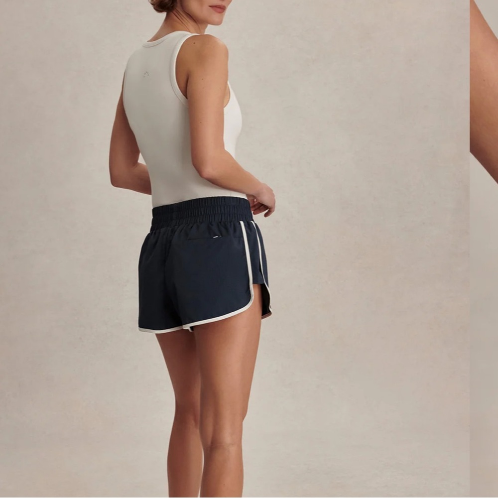 Varley Arlington Running Short 2" Navy Blue Nights NWT - Picture 3 of 9